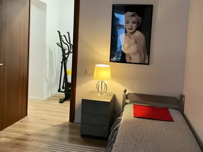 inchiriere apartament Sector 2, București dormitor dulap oglindă